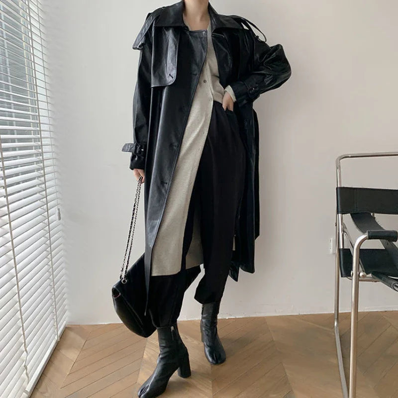 R&B | Langer Trenchcoat für Frauen Lederlook Stilvoll und Modern