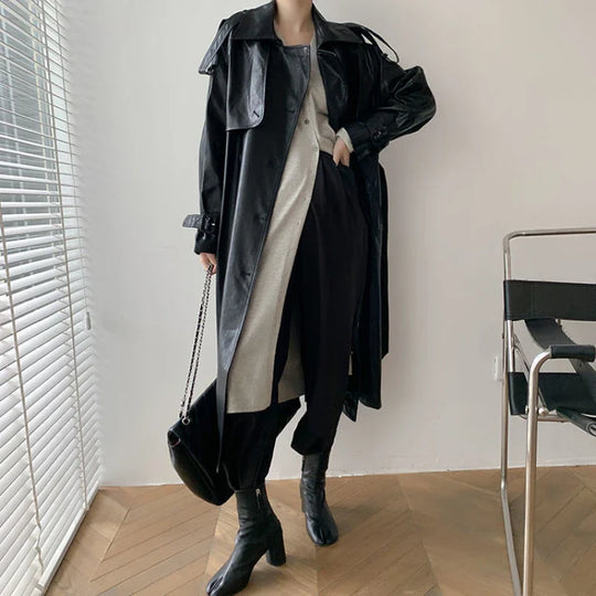 R&B | Langer Trenchcoat für Frauen Lederlook Stilvoll und Modern