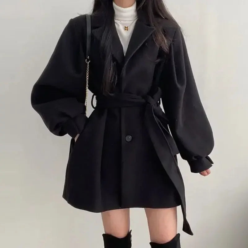 R&B | Eleganter Taillierter Trenchcoat für Frauen