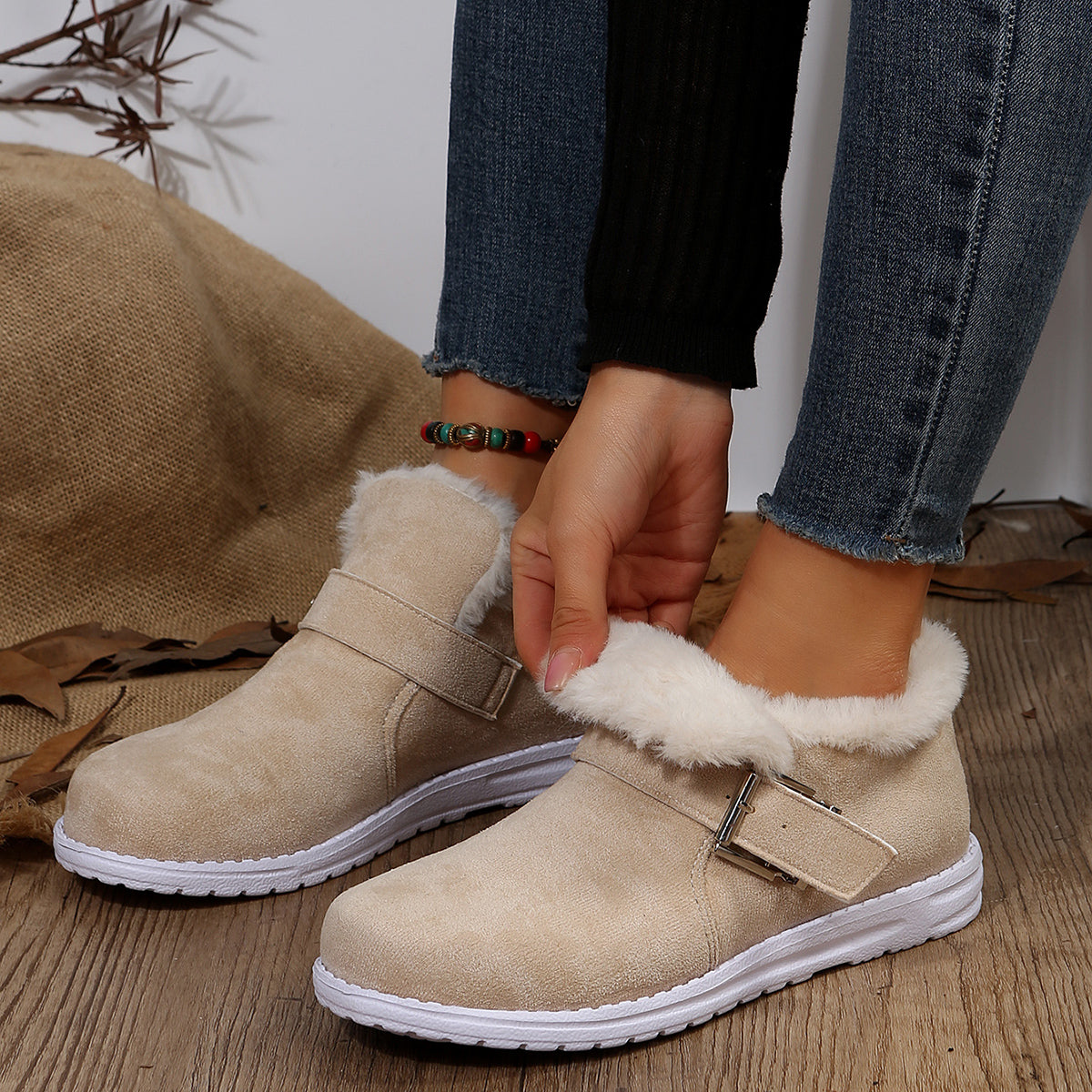 R&B | Bequeme Kurze Stiefel mit Plüschigem Fell und Flachen Sohlen für Frauen