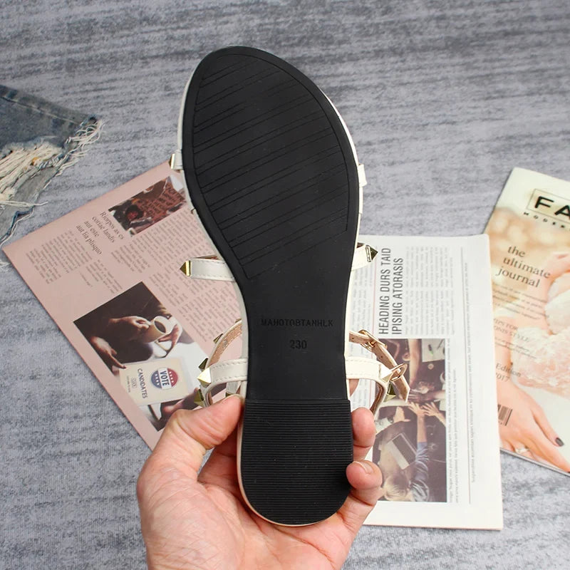 R&B | Sommer Damen Sandalen Frauen Lässige Flache Schuhe Schlicht Stil Mode Nieten Design Gehen und Einkaufen Große Größe