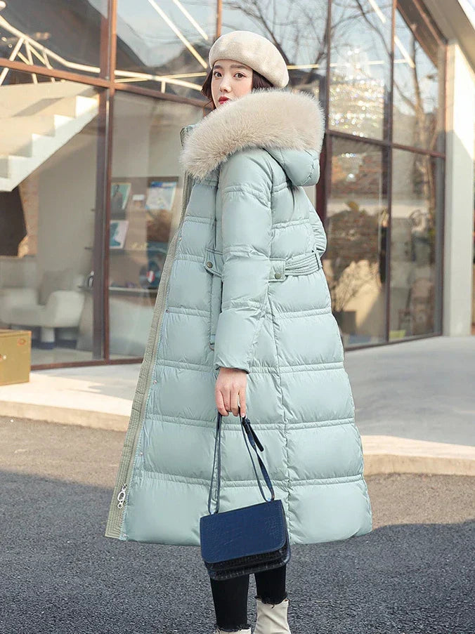 R&B | Lange Winterjacke - Puffer-Design - Kunstfellkapuze - Taillierter Gürtel - Warm und Isolierend