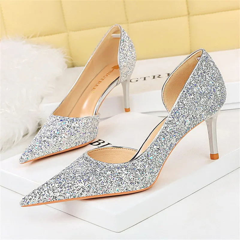 R&B | Glitzernder, Spitzer Stiletto Absatz