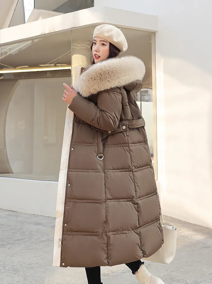 R&B | Lange Winterjacke - Puffer-Design - Kunstfellkapuze - Taillierter Gürtel - Warm und Isolierend
