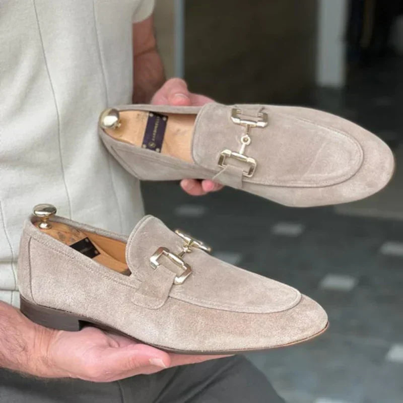 Loafer mit Metallschnalle