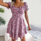 Blumenkleid mit quadratischem Ausschnitt und Puffärmeln