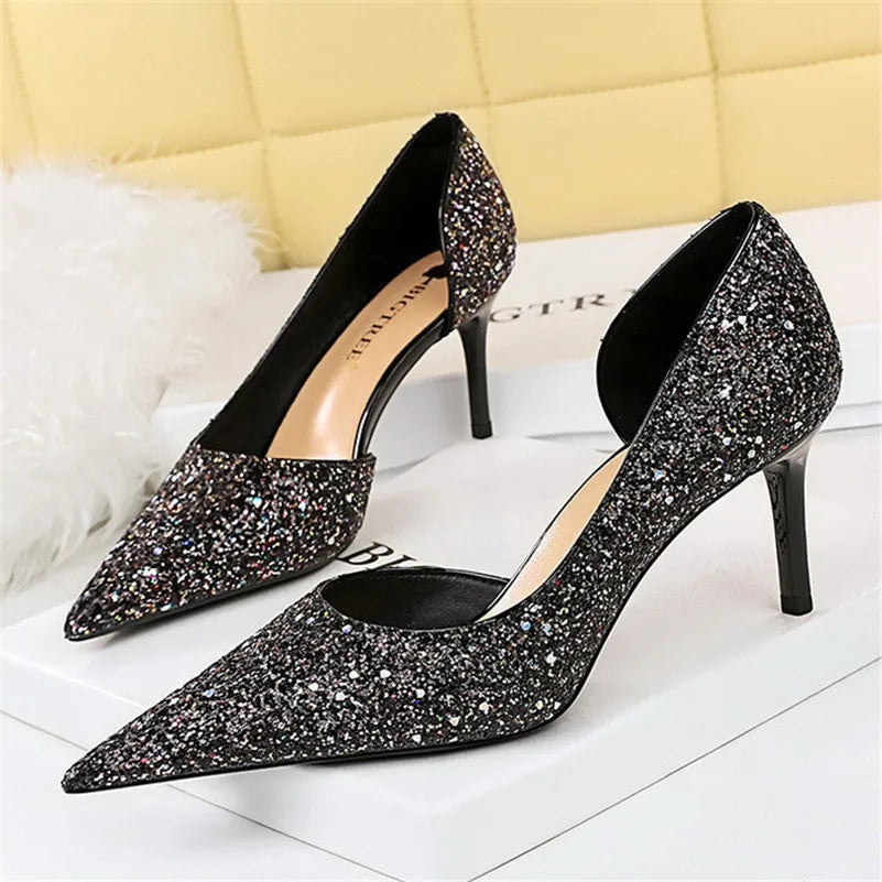 R&B | Glitzernder, Spitzer Stiletto Absatz