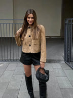 R&B | Jacke - Maßgeschneiderter Wildleder-Look - Kurze Länge - Klassischer Kragen - Knöpfe