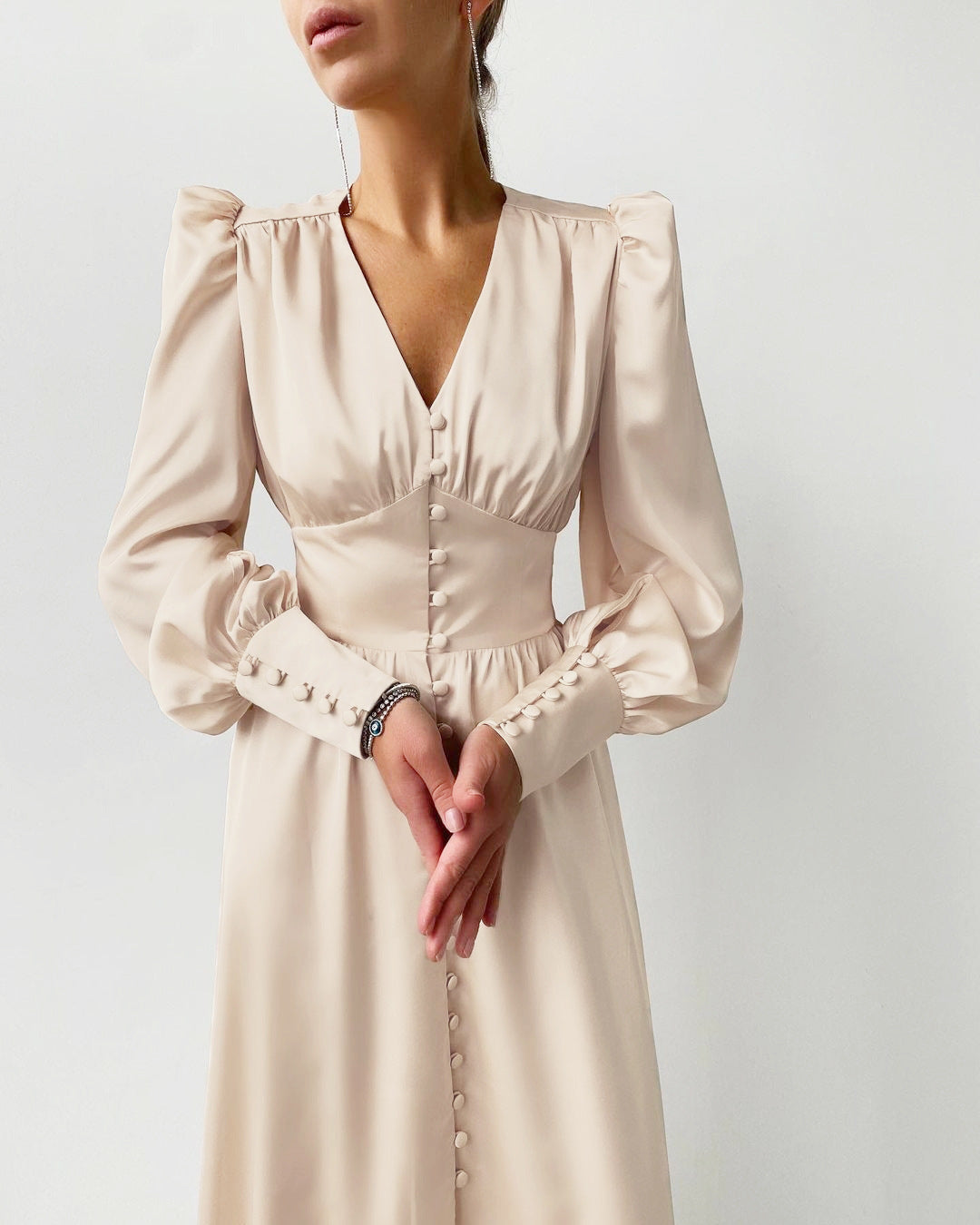 EB | Elegante Satinkleider für Frühling und Sommer