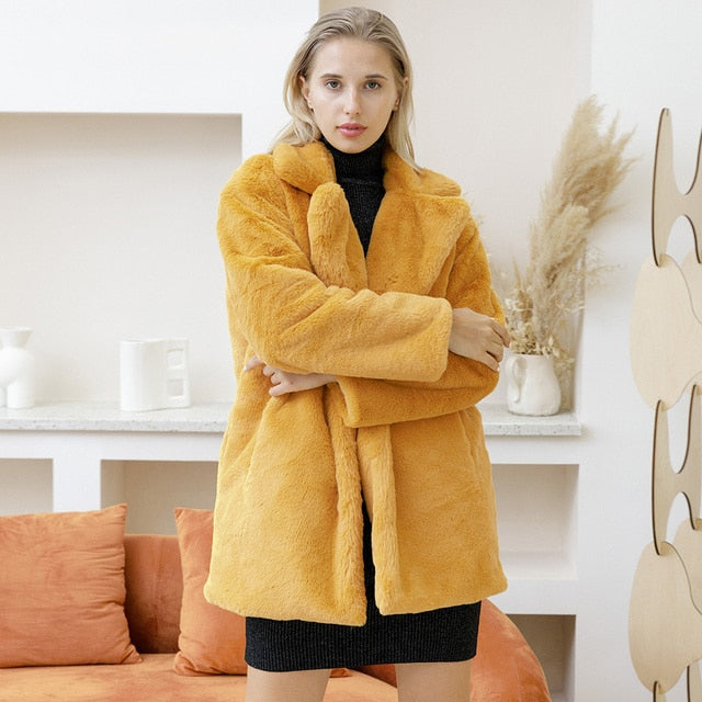 R&B | Weicher Mantel - Reverskragen und Oversize-Passform