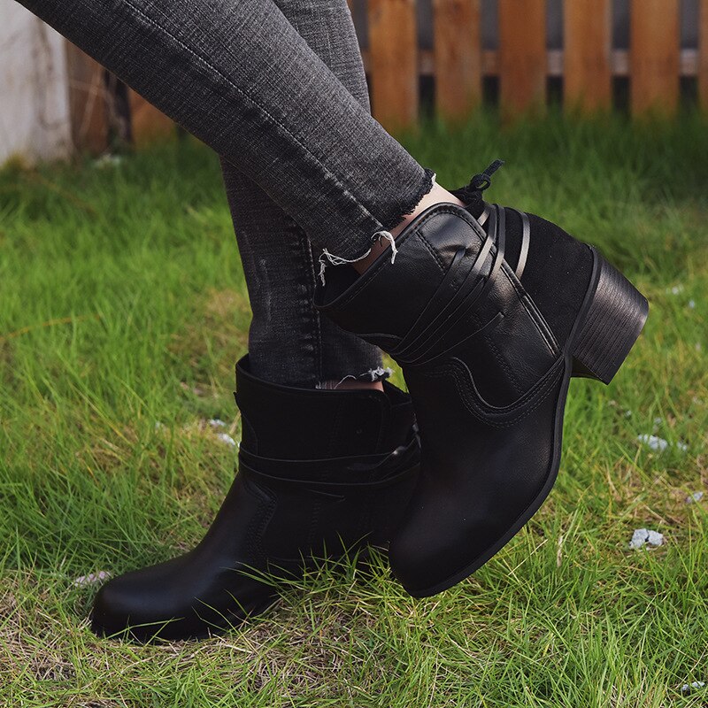R&B | Vintage Schnür-Stiefeletten mit Runden Zehen