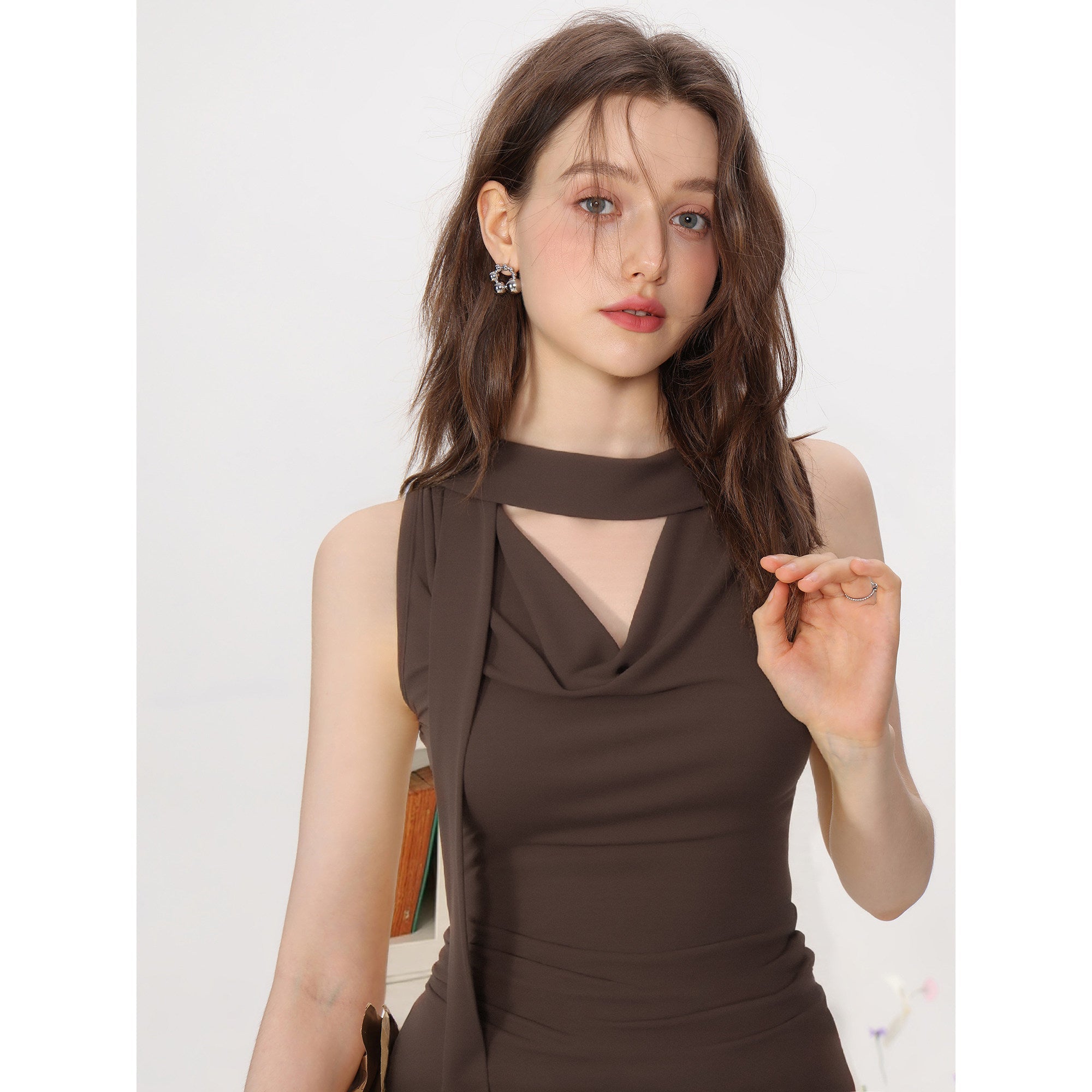 Damen Ärmelloses Modal Top mit Wasserfallausschnitt Braun