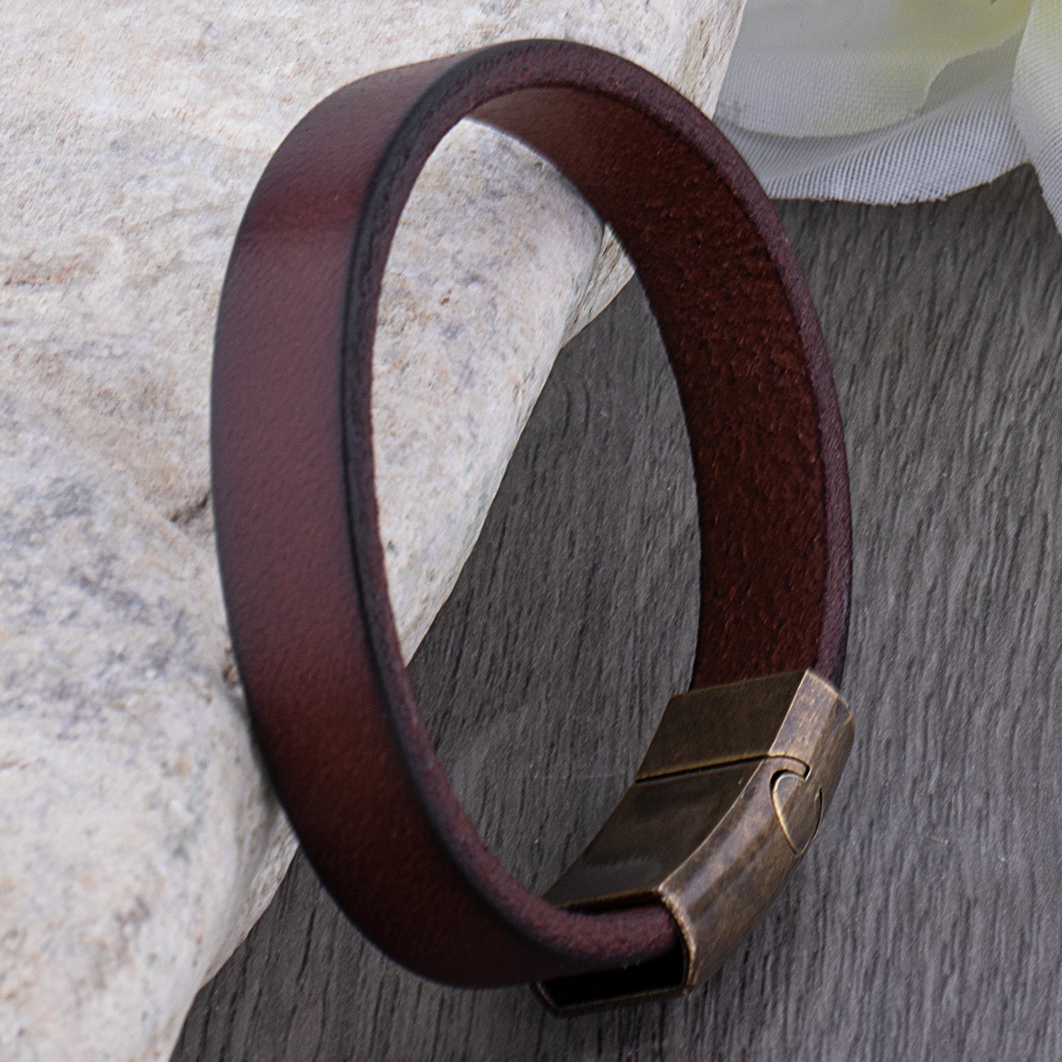 R&B | Robuste Lederarmband mit Messingschließe