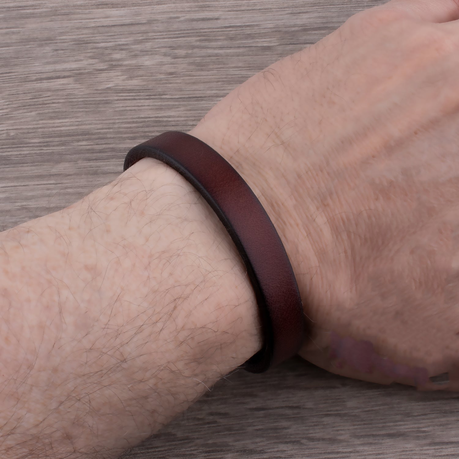 R&B | Robuste Lederarmband mit Messingschließe