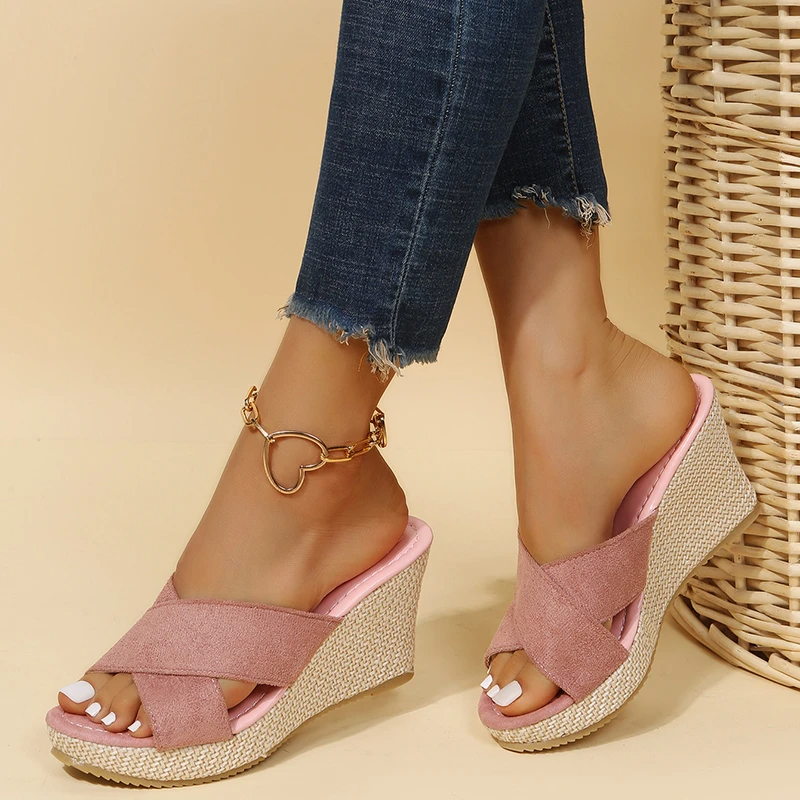 Damensandalen mit Keilabsatz