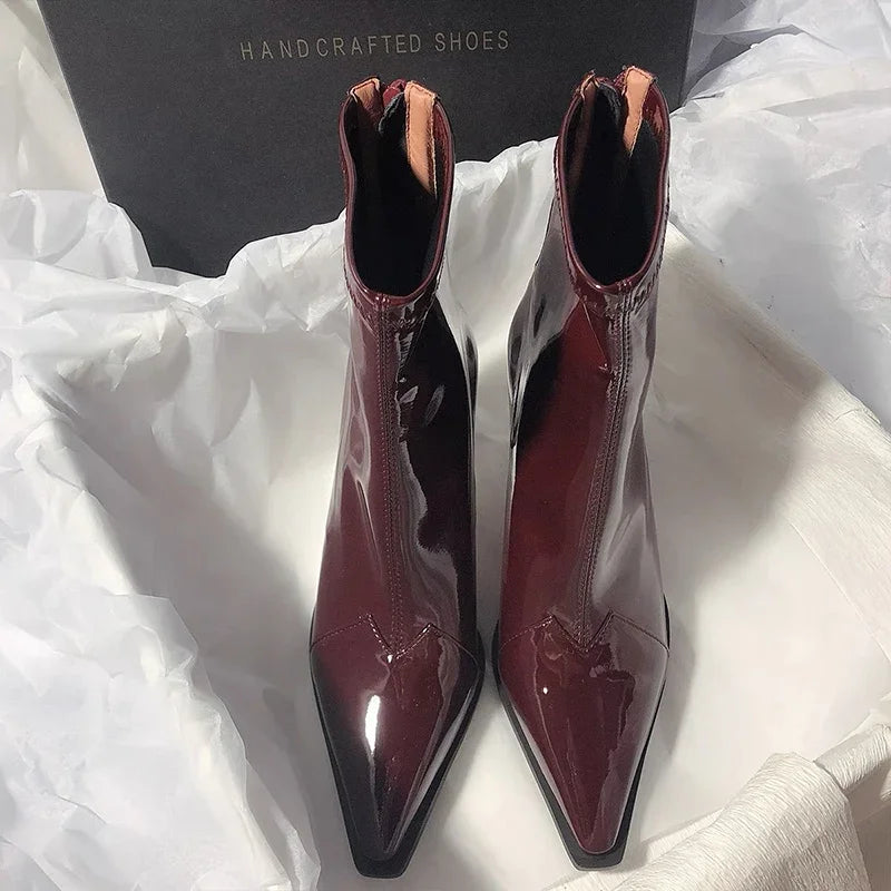 R&B | Kniehohe Stiefel mit Blockabsatz, Stilvoll und Trendy