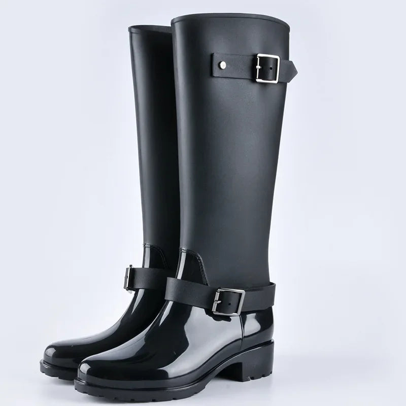 R&B | Damen wasserdichte knielange Gummistiefel mit Schnallen & Blockabsätzen