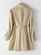 stylischer Trenchcoat