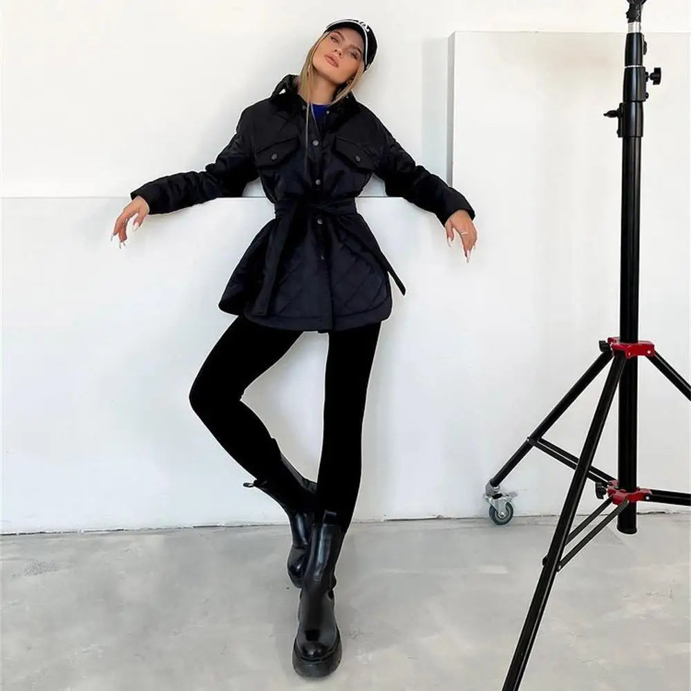 R&B | Klassisch gesteppte Jacke mit Druckknöpfen