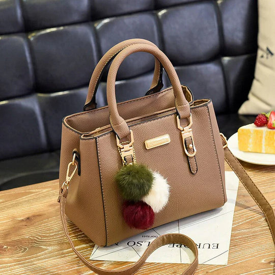R&B | Handtasche mit Anhänger