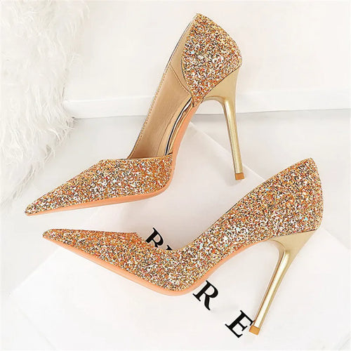 R&B | Glitzernder, Spitzer Stiletto Absatz