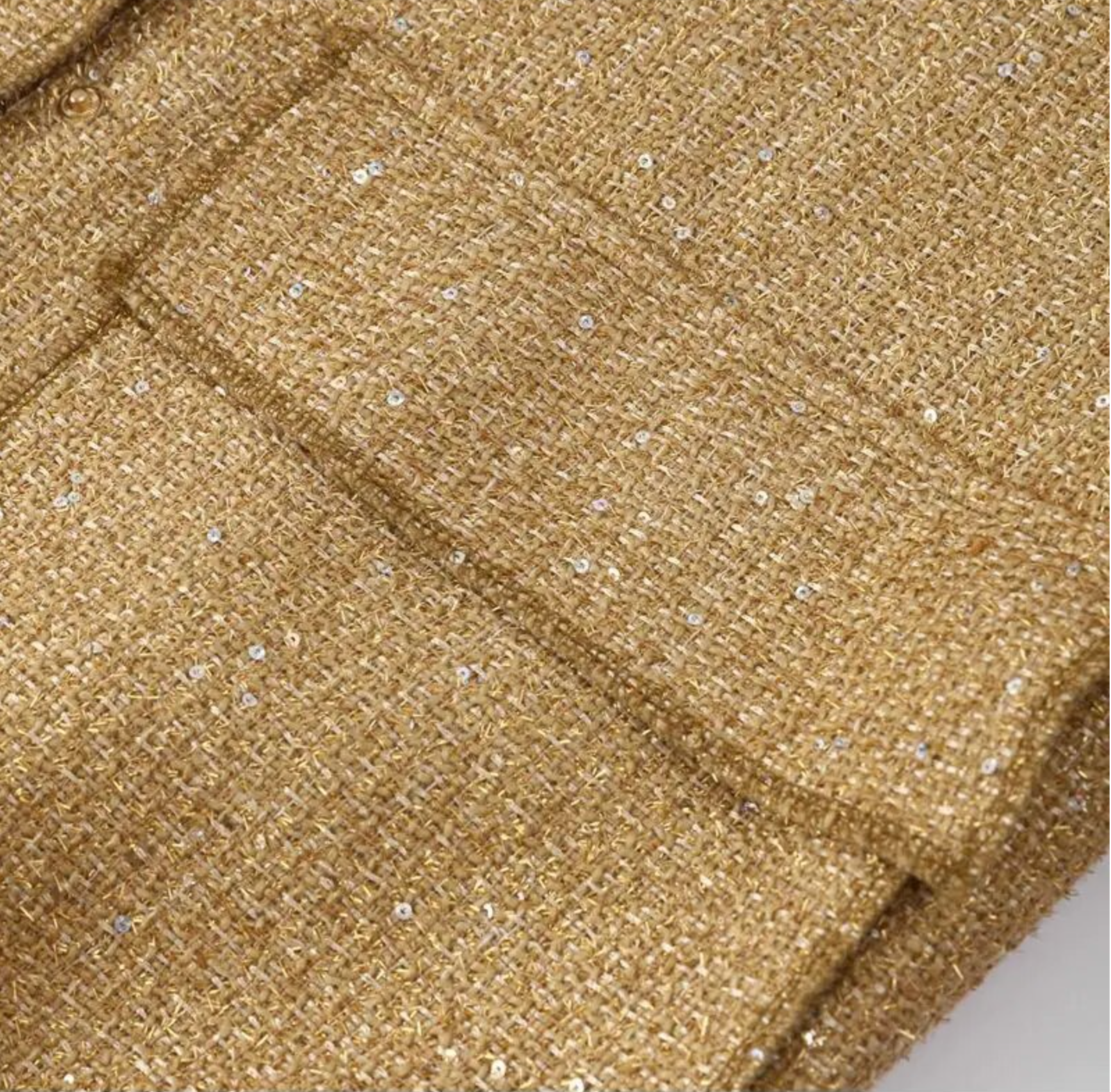 R&B | Goldener Mantel