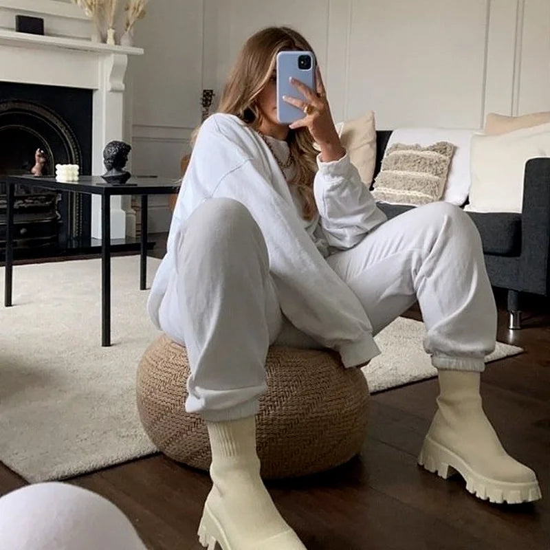 R&B | Gestrickte Knöchelstiefeletten mit trendiger Sohle