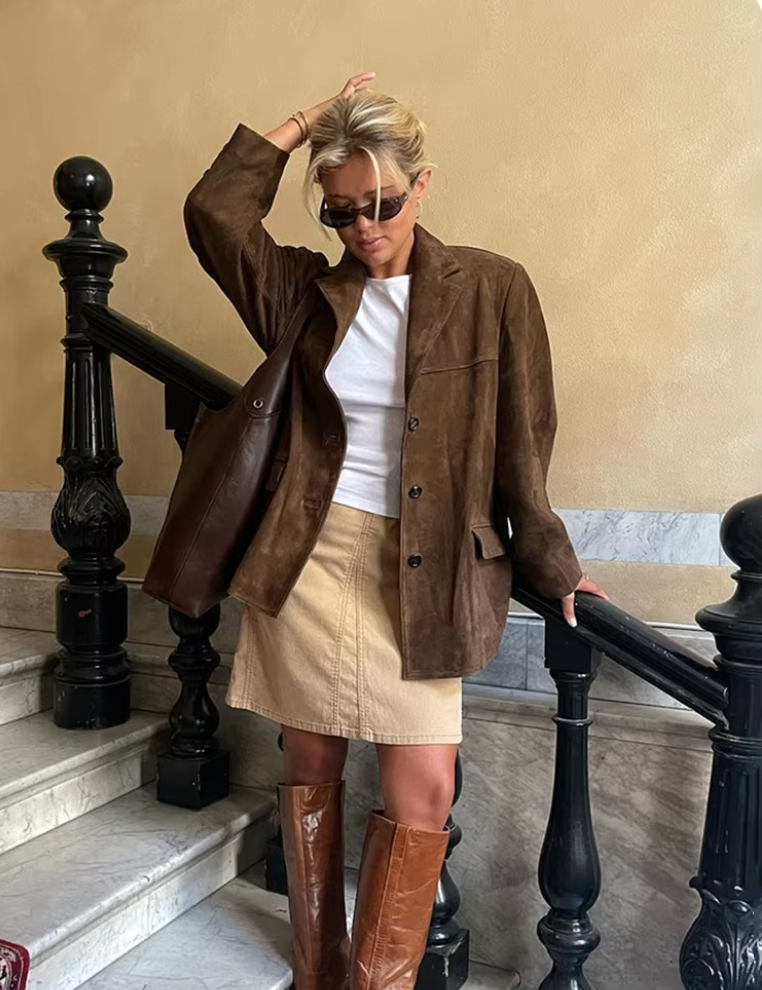 R&B | Braune Wildlederjacke Zeitlos und Elegant Perfekt für Übergangszeiten