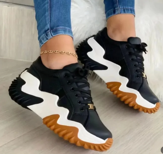 Sneakers mit klobiger Sohle zum Schnüren R&B R&B