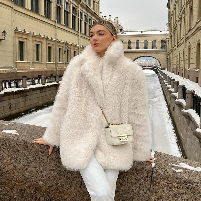 R&B | Luxuriöse Jacke Aus Weichem Kunstfell für Damen