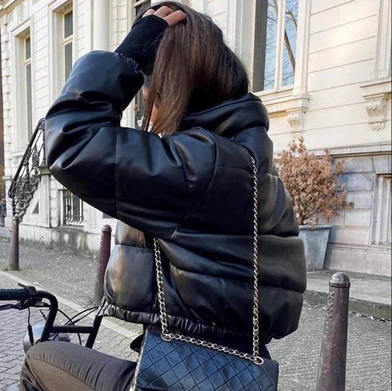 R&B | Kurze Bomberjacke mit Reißverschluss und Gerippten Bündchen