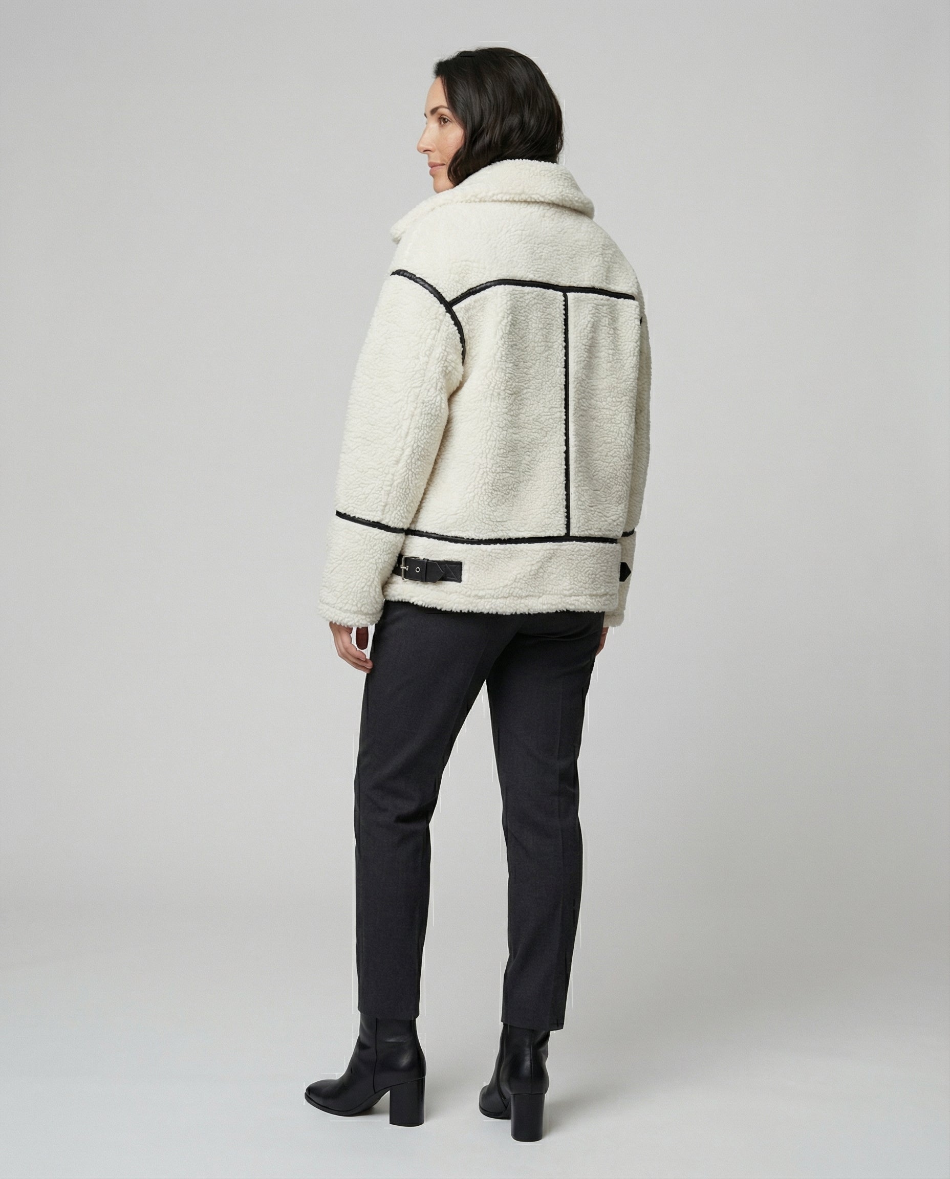 R&B | Kurze Damenjacke mit Teddyfell