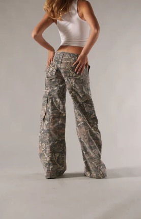 R&B | Niedrig taillierte Cargo-Hose Braun Camo