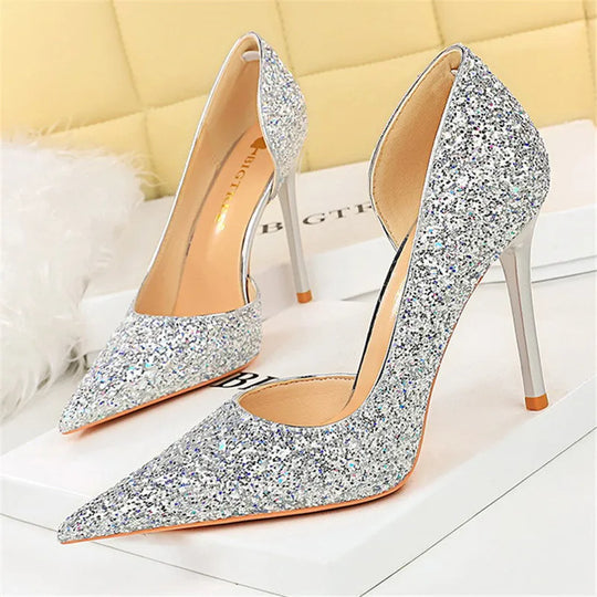 R&B | Glitzernder, Spitzer Stiletto Absatz