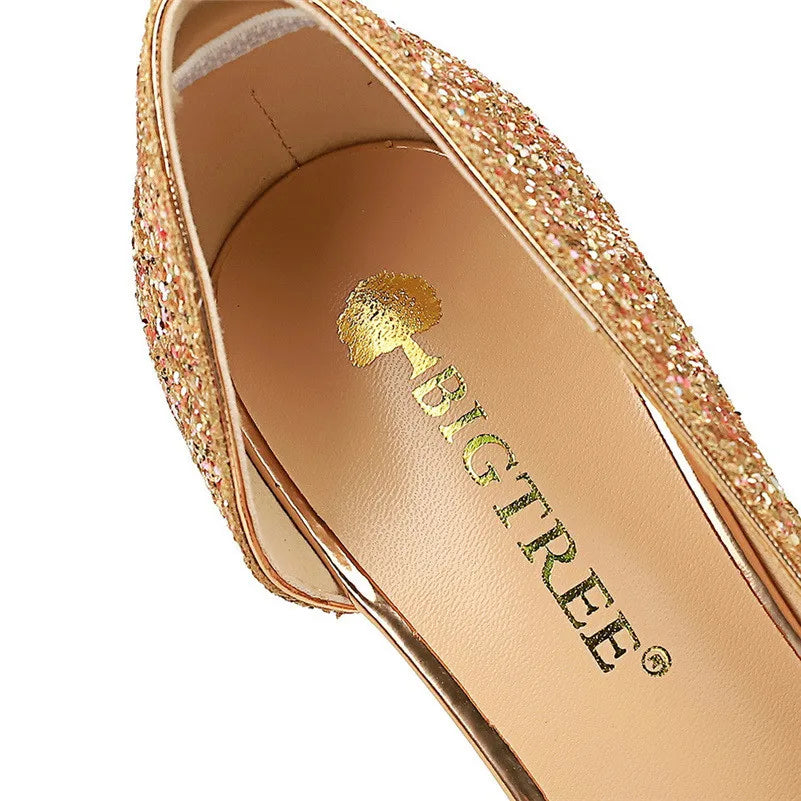 R&B | Glitzernder, Spitzer Stiletto Absatz