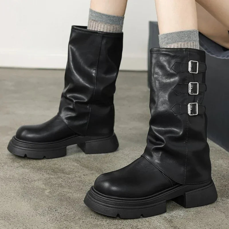 R&B | Chunky-Heel-Biker-Stiefel für Damen mit Riemen-Details