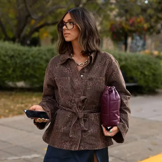 R&B | Jeansjacke mit Leopardenmuster