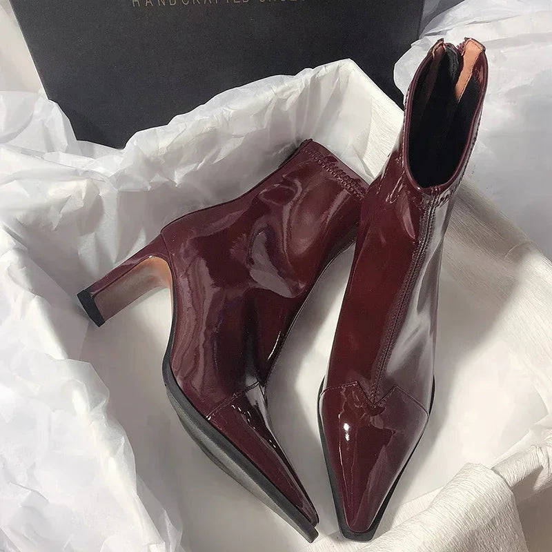 R&B | Kniehohe Stiefel mit Blockabsatz, Stilvoll und Trendy