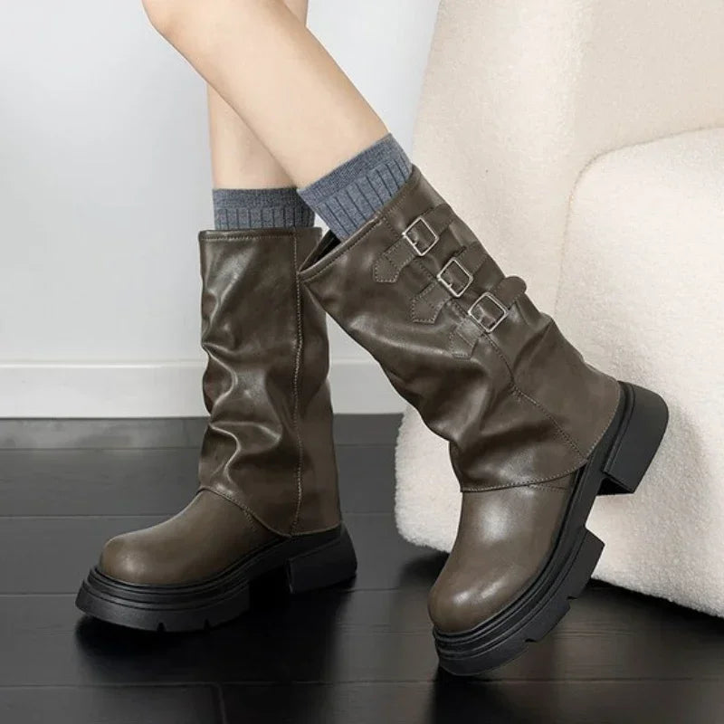 R&B | Chunky-Heel-Biker-Stiefel für Damen mit Riemen-Details