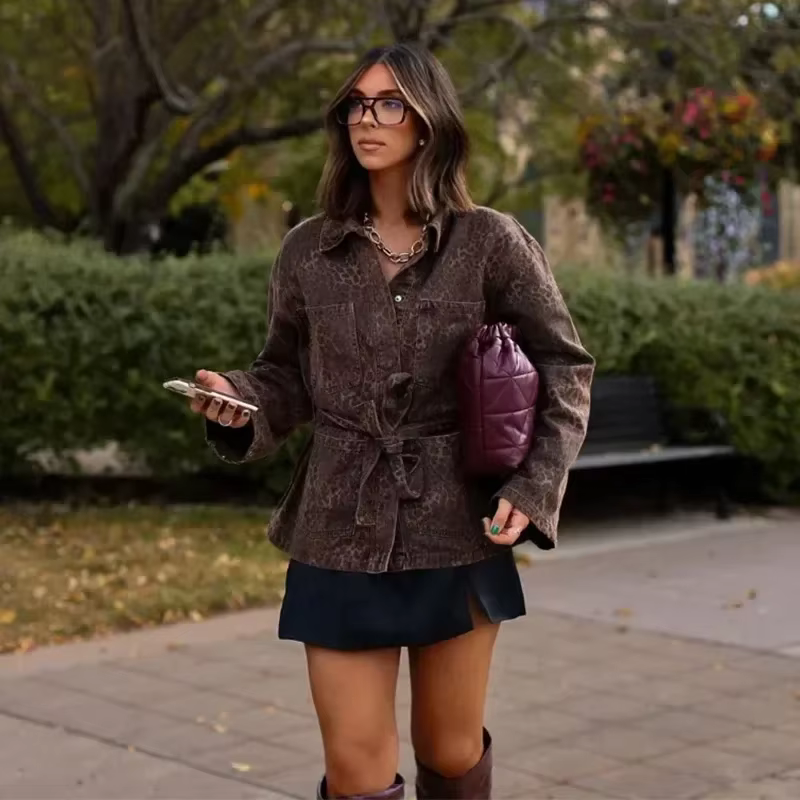 R&B | Jeansjacke mit Leopardenmuster