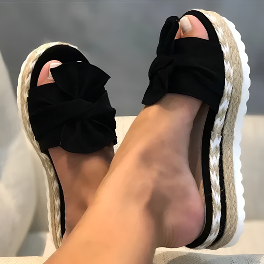 R&B | Sandalen mit Keilabsatz und Schleifendetail