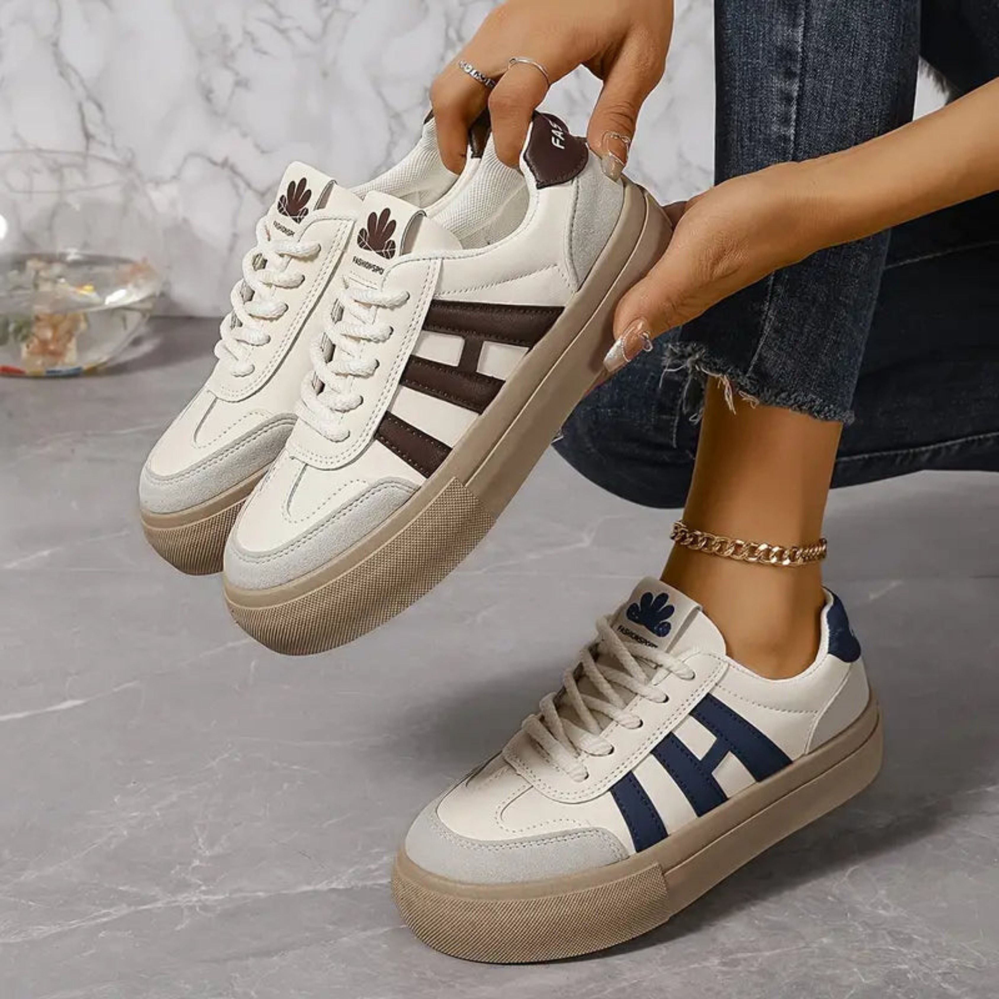 Sneaker | 3 Streifen | Schnürung | Weiße Sneaker | Damenschuhe R&B