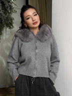 R&B | Strickjacke Grau mit Kapuze und Kunstpelz Warme Winterjacke