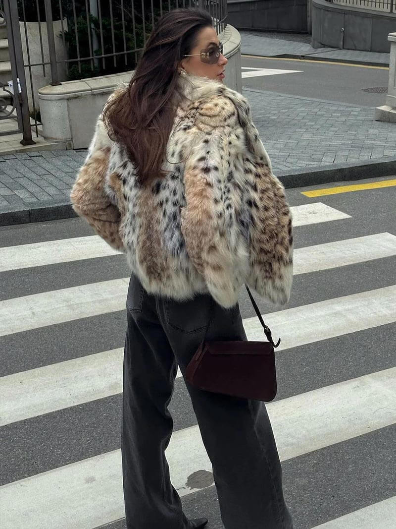 R&B | Kurze Kunstfelljacke mit Tiermuster