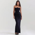 Elegantes trägerloses Abendkleid mit Rüschen an der Taille