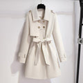 R&B | Damen Eleganter Weißer Trenchcoat mit Gürtel und Doppelt Knopfverschluss
