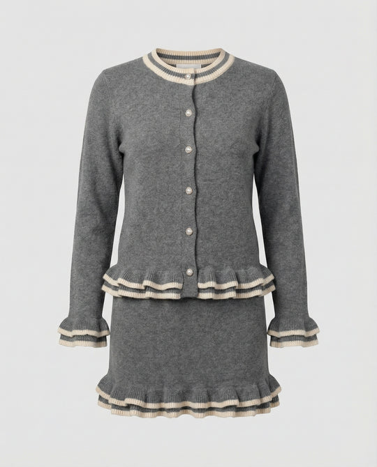 Stilvolles graues Strickset mit Cardigan und Rock für Damen
