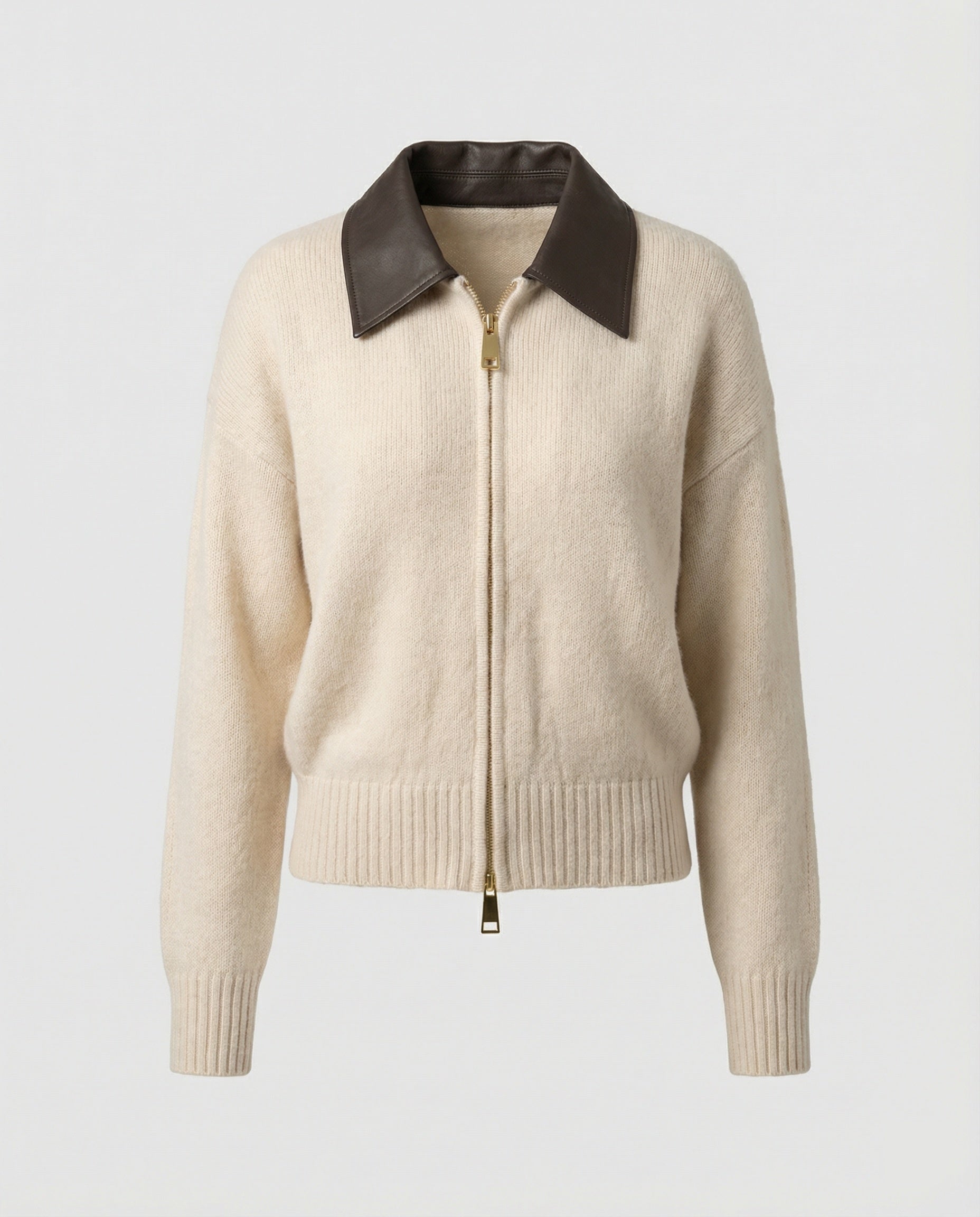 Stylischer Damen Strickpullover mit Lederkragen und Doppel-Reißverschluss Beige