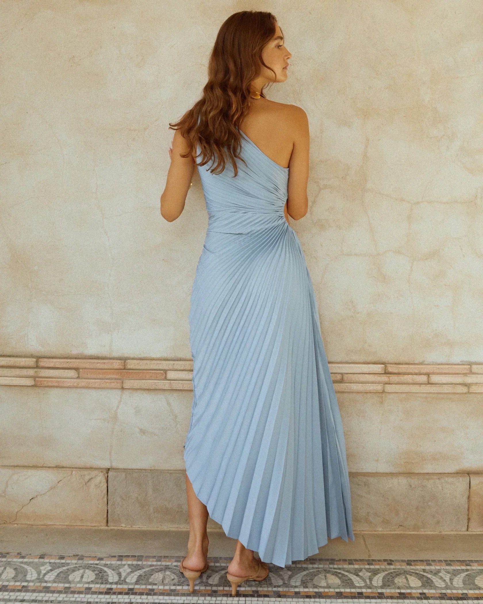 R&B | Satin-Optik Ein-Schulter Faltenkleid