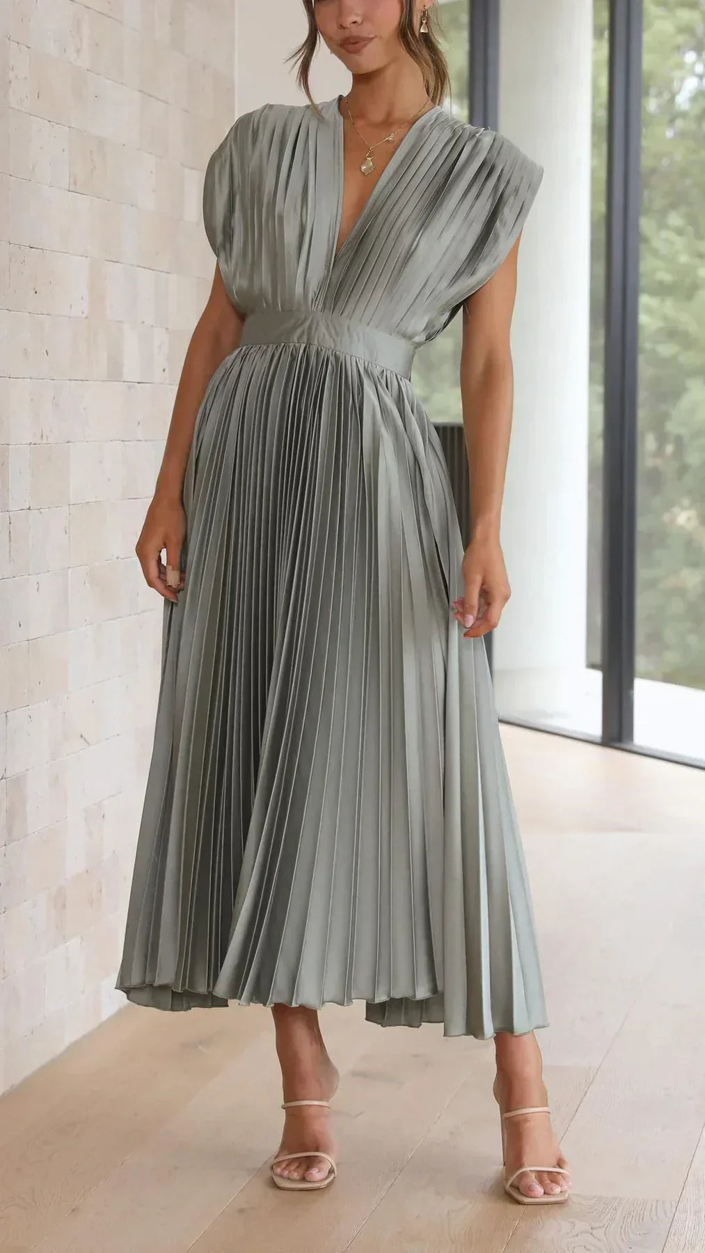 R&B | Ärmelloses, Plissiertes Midikleid